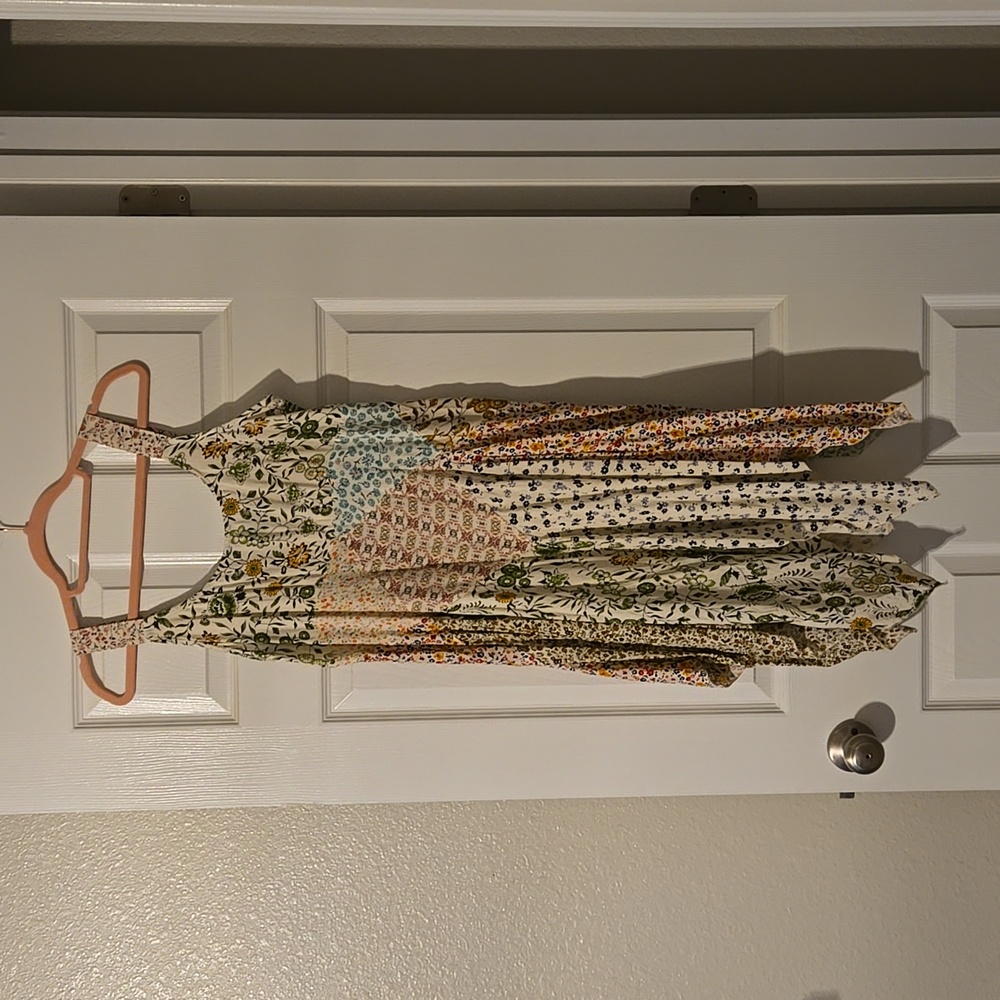 The Pyramid Collection dress size M